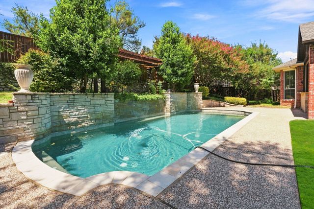 708 Hackberry Ridge Drive, Mckinney, TX 75072