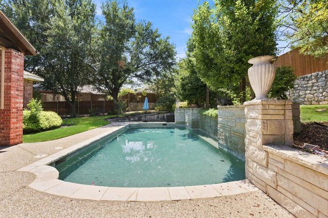 708 Hackberry Ridge Drive, Mckinney, TX 75072