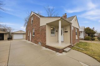 2145 Vernier Road, Grosse Pointe, MI 48236