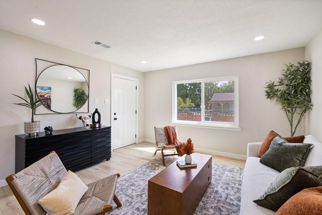 415 Curran Ave, Sacramento, CA 95833
