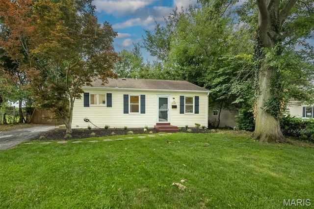2568 Bonniebrook Drive, Maryland Heights, MO 63043