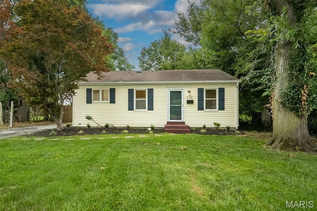 2568 Bonniebrook Drive, Maryland Heights, MO 63043