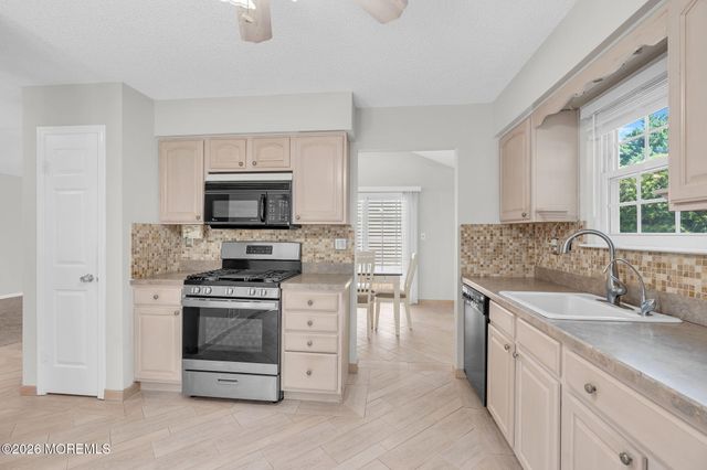 7 Petunia Place, Freehold, NJ 07728