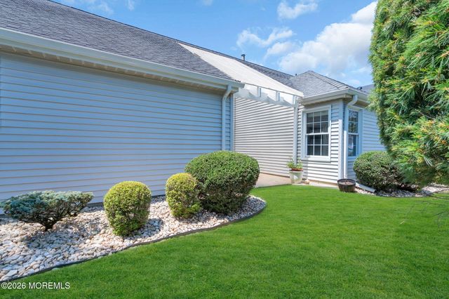 7 Petunia Place, Freehold, NJ 07728