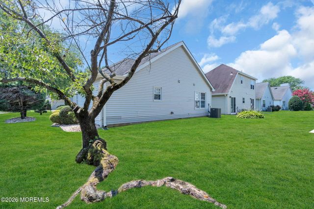 7 Petunia Place, Freehold, NJ 07728