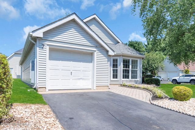7 Petunia Place, Freehold, NJ 07728