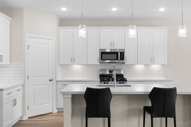 175 Oak Cluster Drive, Columbus, TX 78934