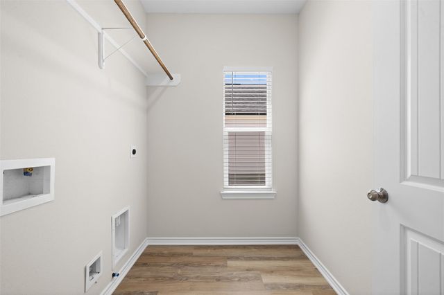 175 Oak Cluster Drive, Columbus, TX 78934