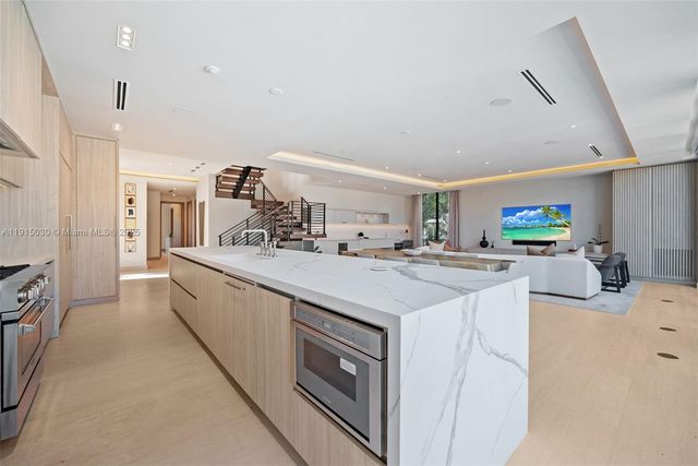 5831 Alton Rd, Miami Beach, FL 33140