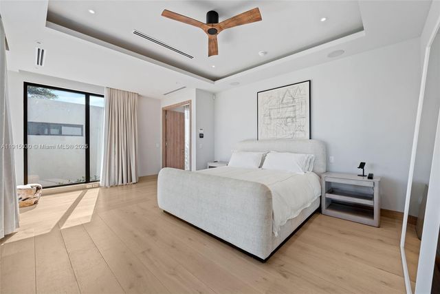 5831 Alton Rd, Miami Beach, FL 33140