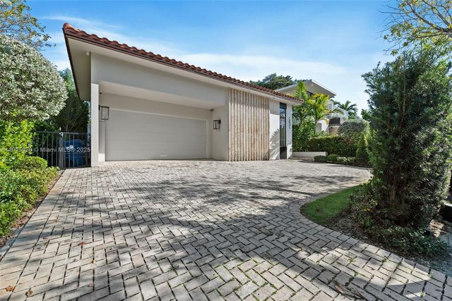 5831 Alton Rd, Miami Beach, FL 33140