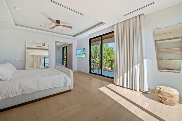 5831 Alton Rd, Miami Beach, FL 33140