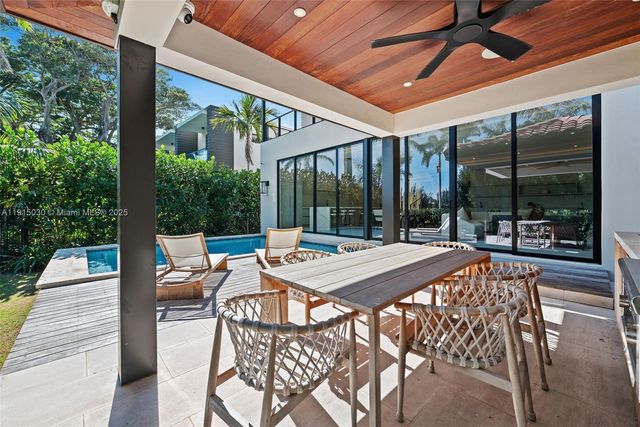 5831 Alton Rd, Miami Beach, FL 33140