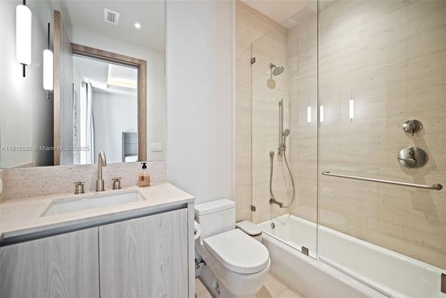 5831 Alton Rd, Miami Beach, FL 33140