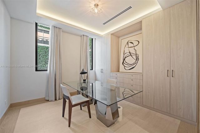 5831 Alton Rd, Miami Beach, FL 33140