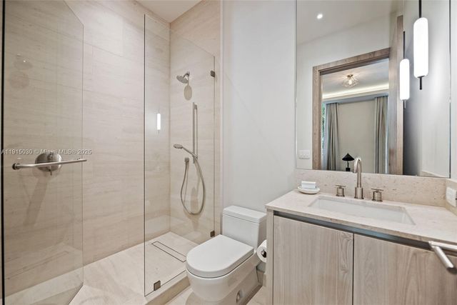 5831 Alton Rd, Miami Beach, FL 33140