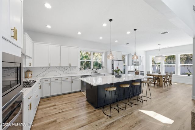 2041 WATERWAY ISLAND Lane, Jacksonville Beach, FL 32250