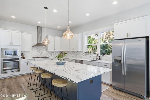 2041 WATERWAY ISLAND Lane, Jacksonville Beach, FL 32250