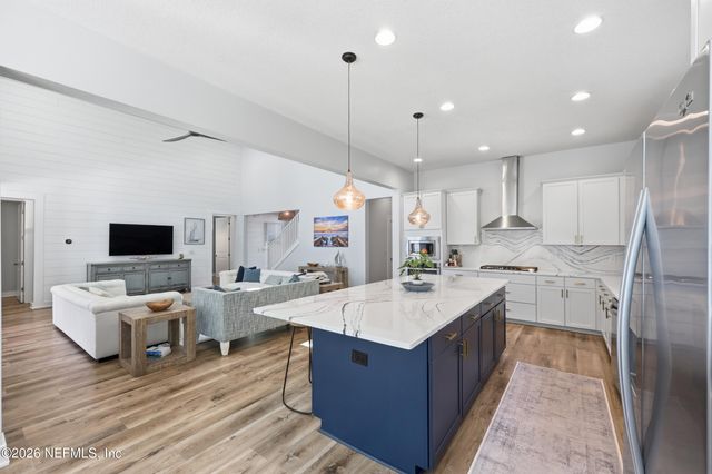 2041 WATERWAY ISLAND Lane, Jacksonville Beach, FL 32250