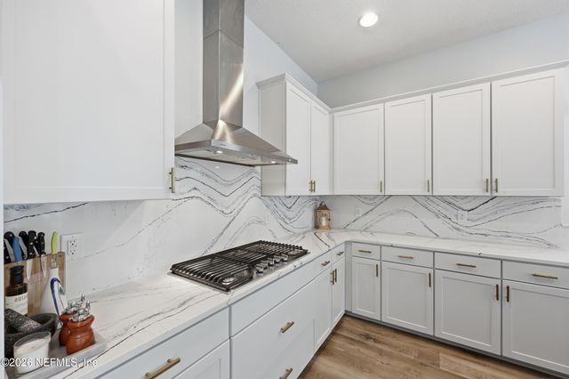 2041 WATERWAY ISLAND Lane, Jacksonville Beach, FL 32250