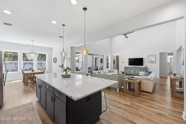 2041 WATERWAY ISLAND Lane, Jacksonville Beach, FL 32250