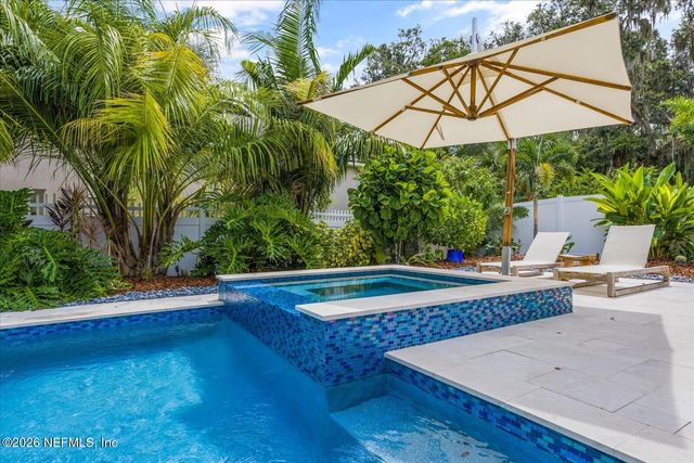 2041 WATERWAY ISLAND Lane, Jacksonville Beach, FL 32250