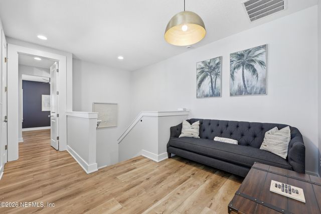 2041 WATERWAY ISLAND Lane, Jacksonville Beach, FL 32250