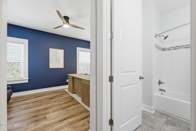 2041 WATERWAY ISLAND Lane, Jacksonville Beach, FL 32250