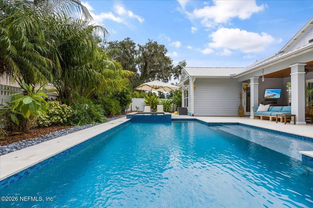 2041 WATERWAY ISLAND Lane, Jacksonville Beach, FL 32250