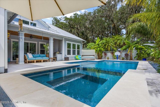 2041 WATERWAY ISLAND Lane, Jacksonville Beach, FL 32250