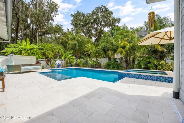 2041 WATERWAY ISLAND Lane, Jacksonville Beach, FL 32250