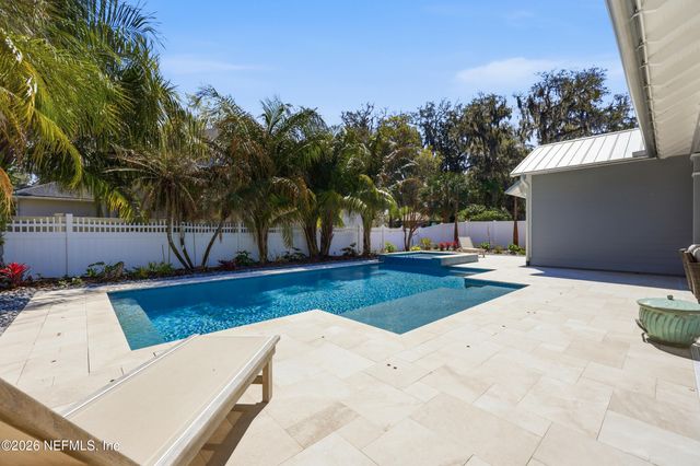 2041 WATERWAY ISLAND Lane, Jacksonville Beach, FL 32250