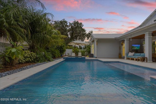 2041 WATERWAY ISLAND Lane, Jacksonville Beach, FL 32250