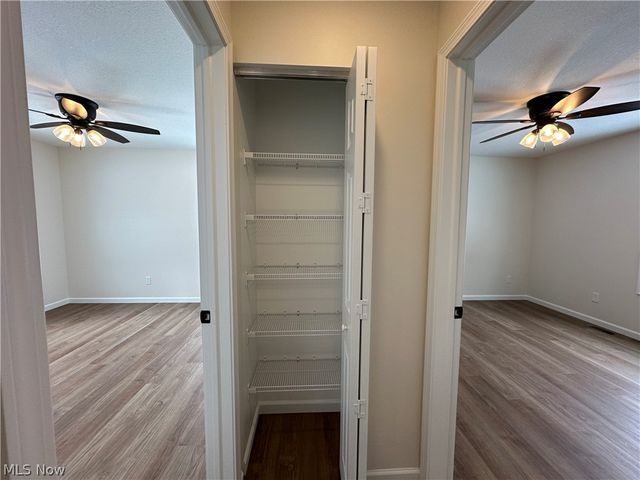 24 Maranatha Drive, Youngstown, OH 44505