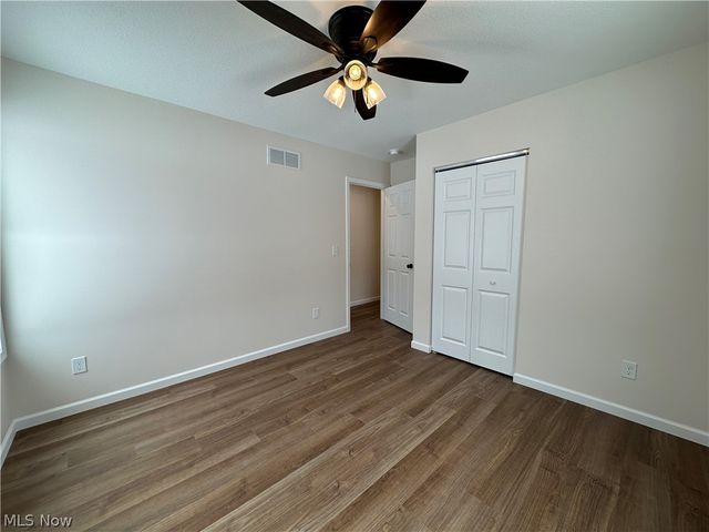 24 Maranatha Drive, Youngstown, OH 44505