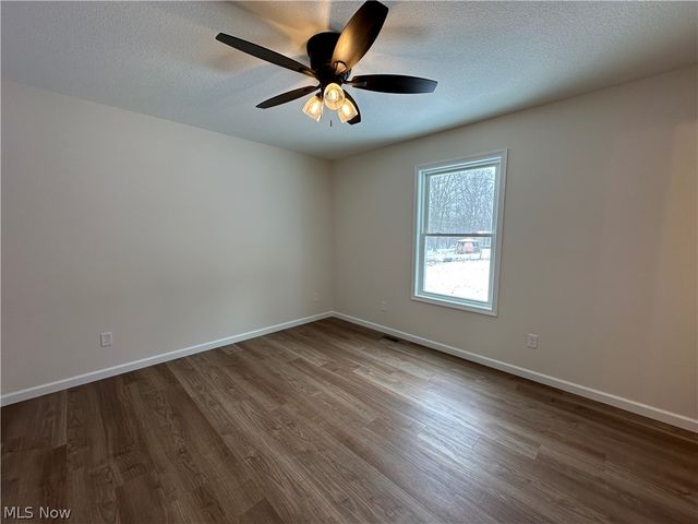 24 Maranatha Drive, Youngstown, OH 44505