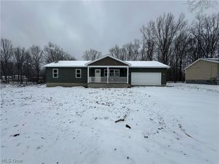 24 Maranatha Drive, Youngstown, OH 44505