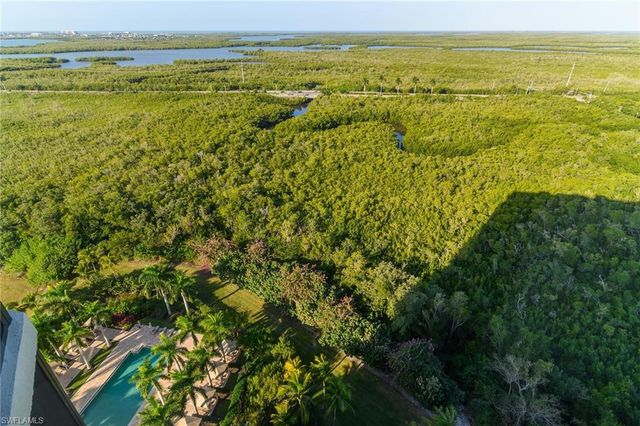 1065 Borghese LN 1902, Naples, FL 34114