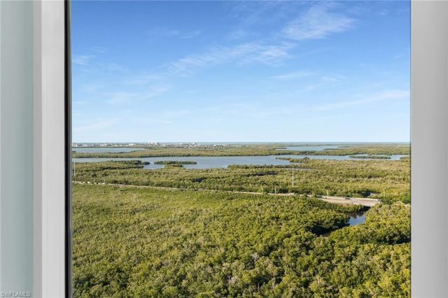 1065 Borghese LN 1902, Naples, FL 34114