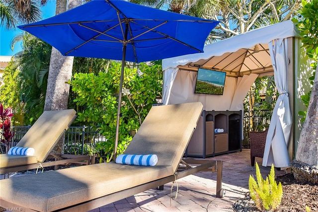 1065 Borghese LN 1902, Naples, FL 34114