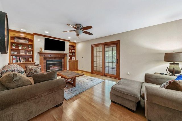 1200 Seminole Drive, Crown Point, IN 46307