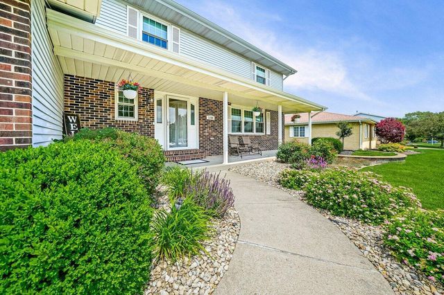 1200 Seminole Drive, Crown Point, IN 46307
