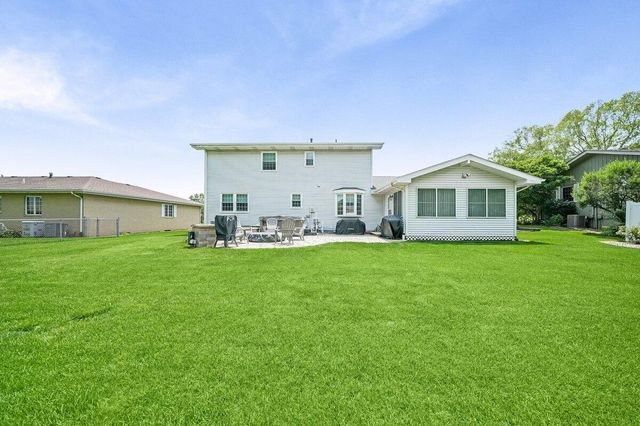 1200 Seminole Drive, Crown Point, IN 46307