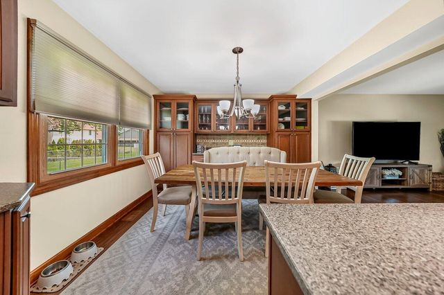 1200 Seminole Drive, Crown Point, IN 46307