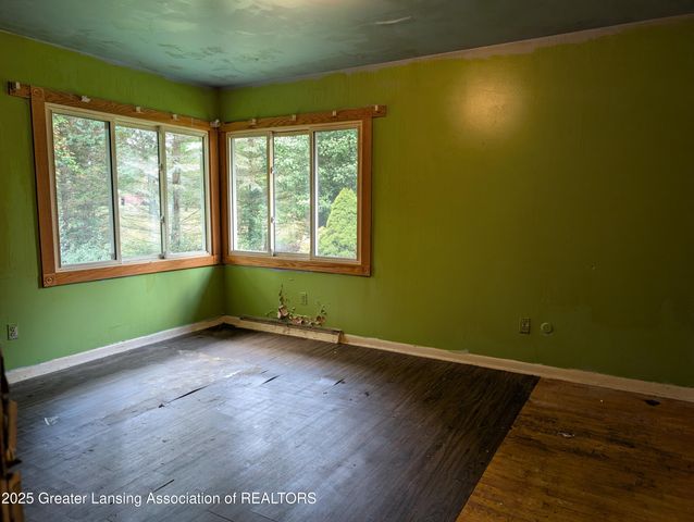 8876 E State Road, Haslett, MI 48840