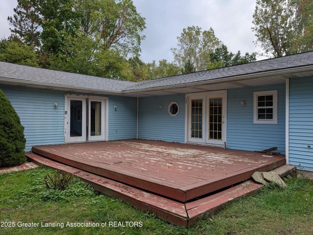 8876 E State Road, Haslett, MI 48840