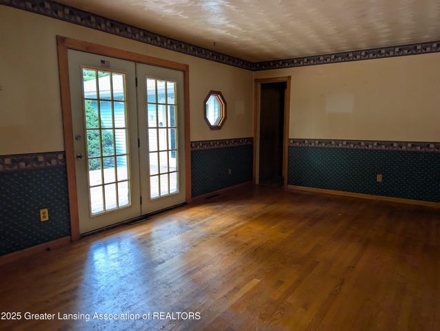 8876 E State Road, Haslett, MI 48840