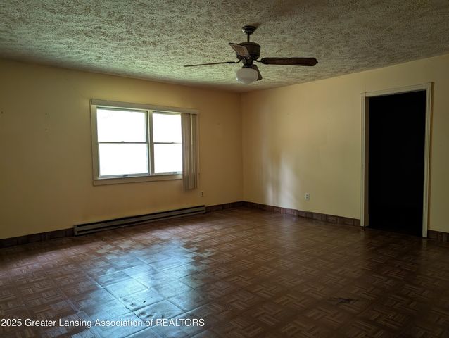 8876 E State Road, Haslett, MI 48840