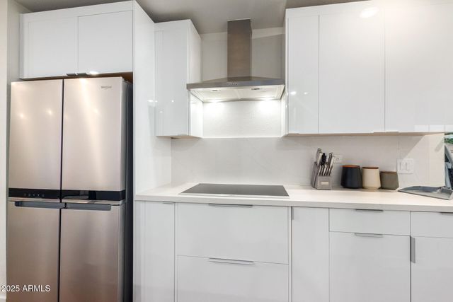 8537 E CLARENDON Avenue, Scottsdale, AZ 85251