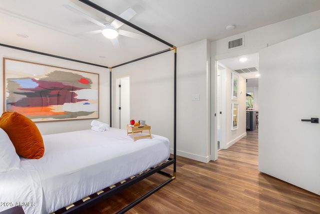 8537 E CLARENDON Avenue, Scottsdale, AZ 85251